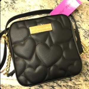 🖤NWT🖤 BETSEY JOHNSON Quilted Hearts Crossbody